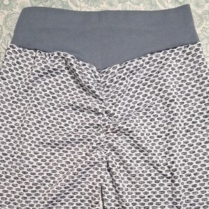 NWOT.  Gray and White Patterned Leggings. Soft Like Butter.